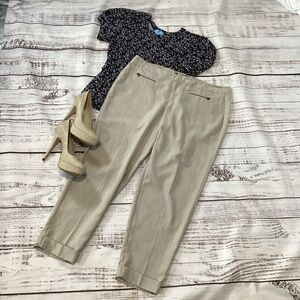 412. CeCe Blue & White Floral Puff Ruched Sleeve NWOT Size Large